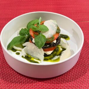 САЛАТ З ПЕЧЕНИМ БАКЛАЖАНОМ ТА ФЕТОЮ