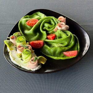 МЛИНЦІ ШПИНАТНІ З ІНДИЧКОЮ